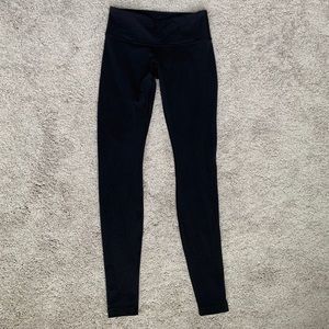 Lululemon size 4 Wunder Under Leggings Black